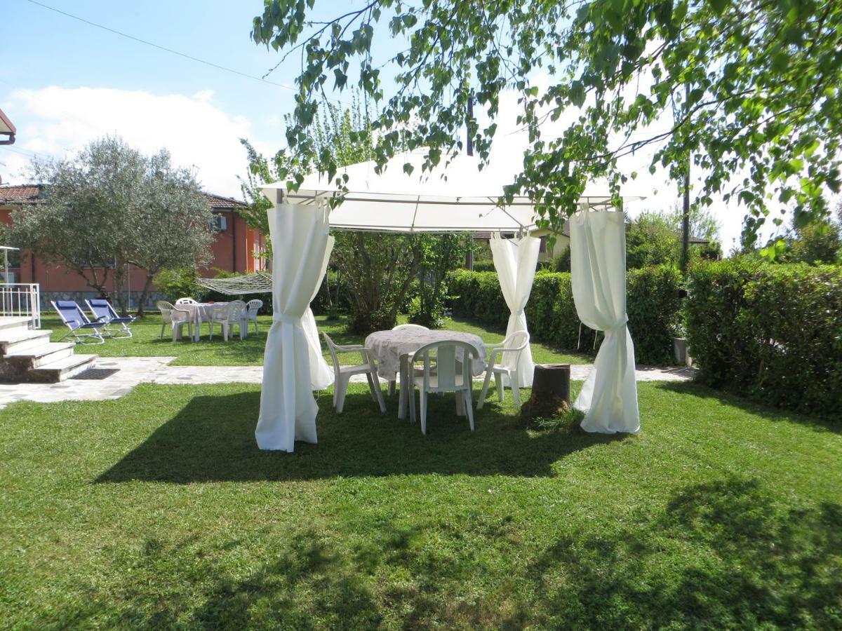La Mimosa Chic Bed & Breakfast Pietrasanta Exterior photo